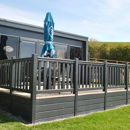 Brighton Experience Freedom Glamping-3